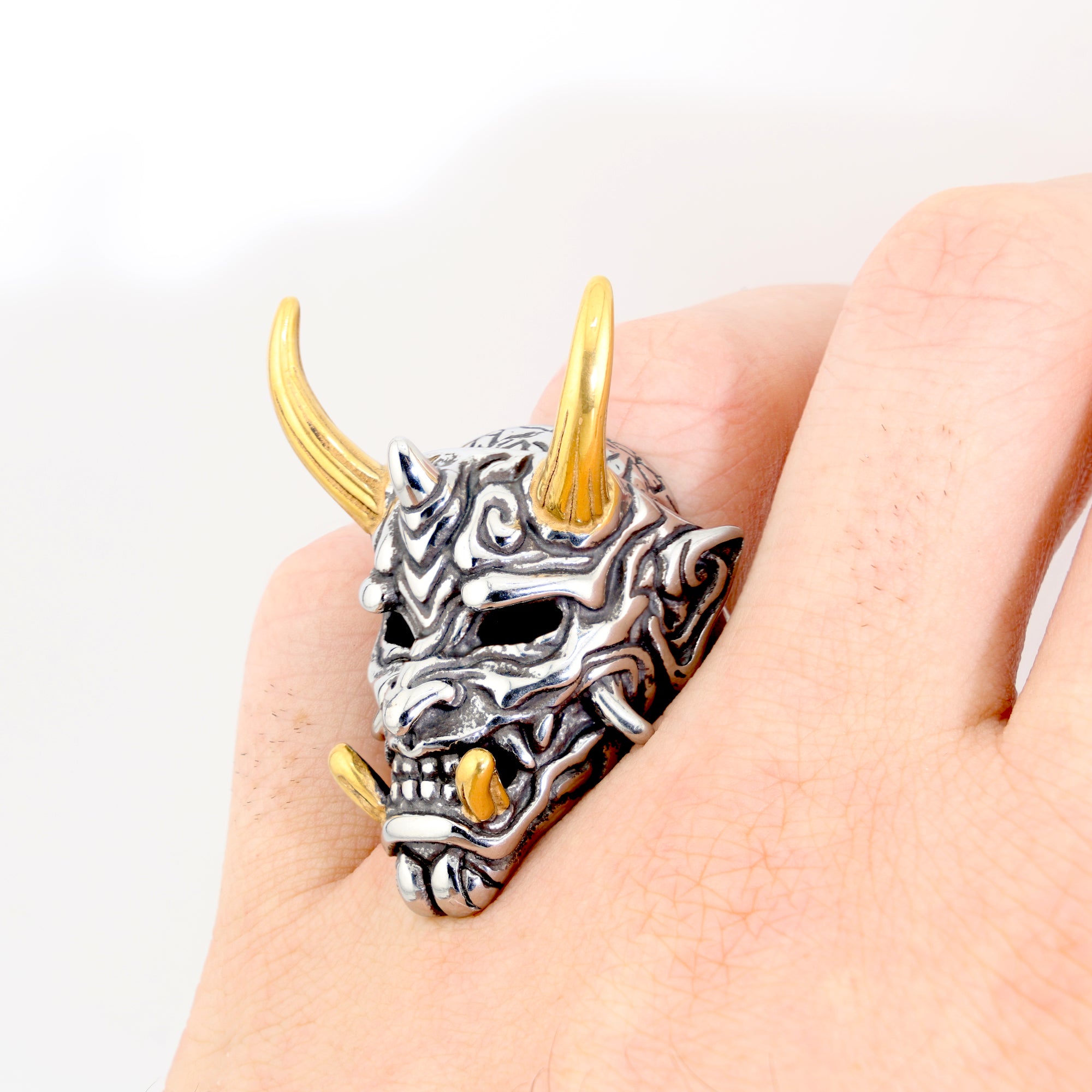 Gold Oni Sovereign Ring