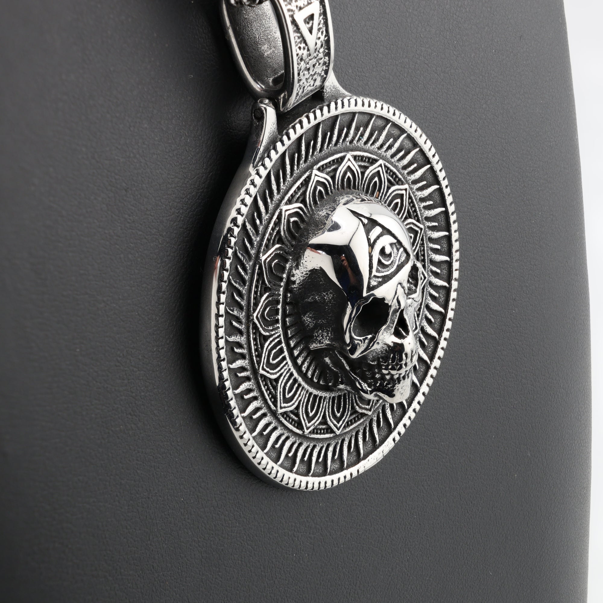Eclipse Oracle Skull