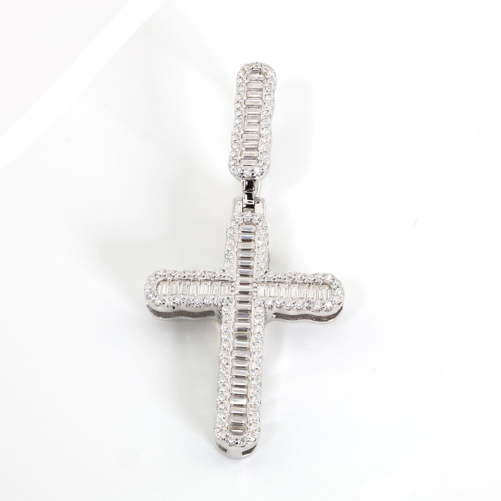 Argentum Radiance Cross Pendant