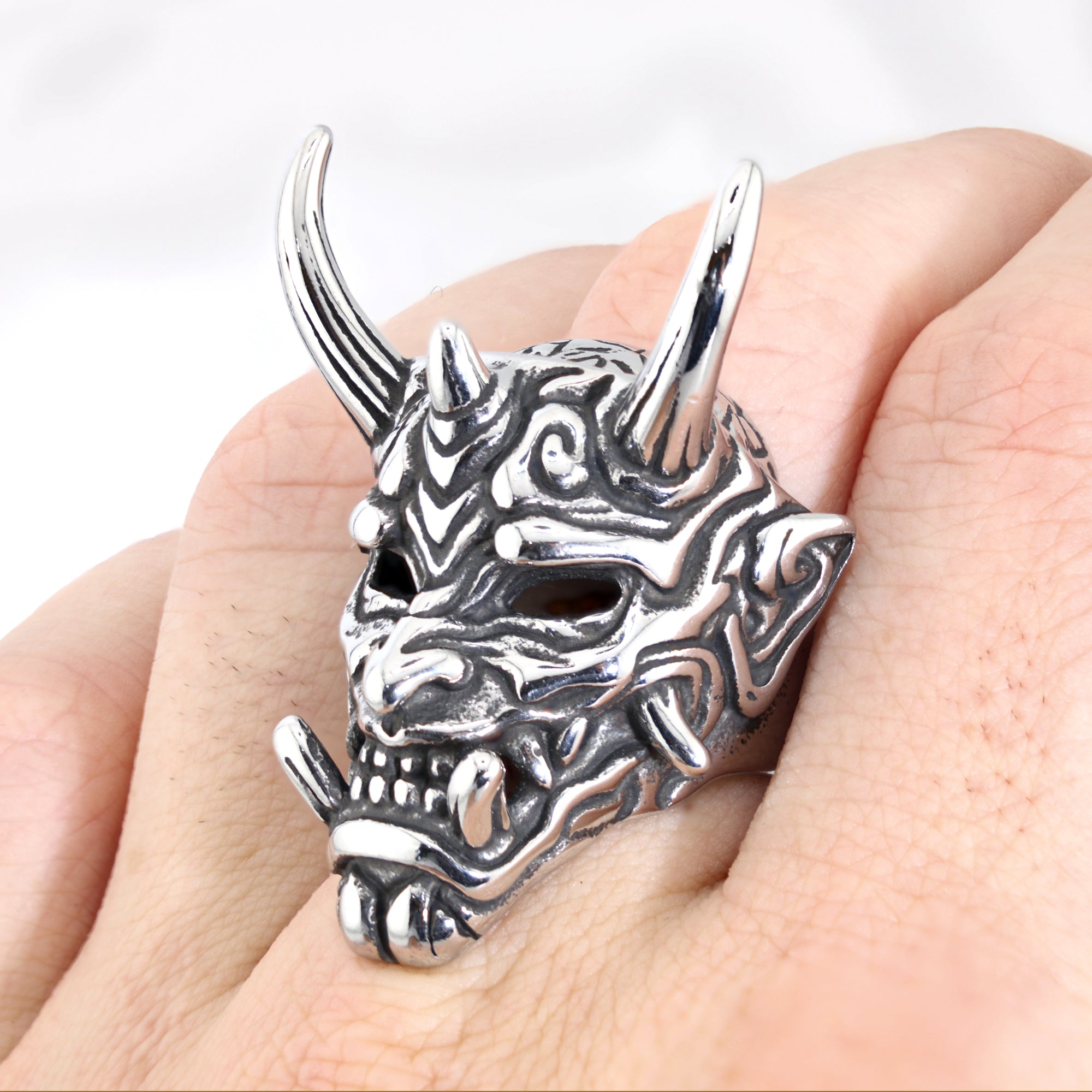 Argentum Oni Sovereign Ring
